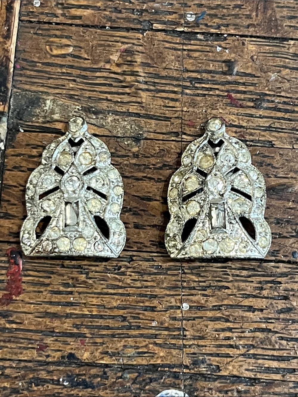 VINTAGE PAT # Victorian clips dress or scarf, yellowish gemstones two